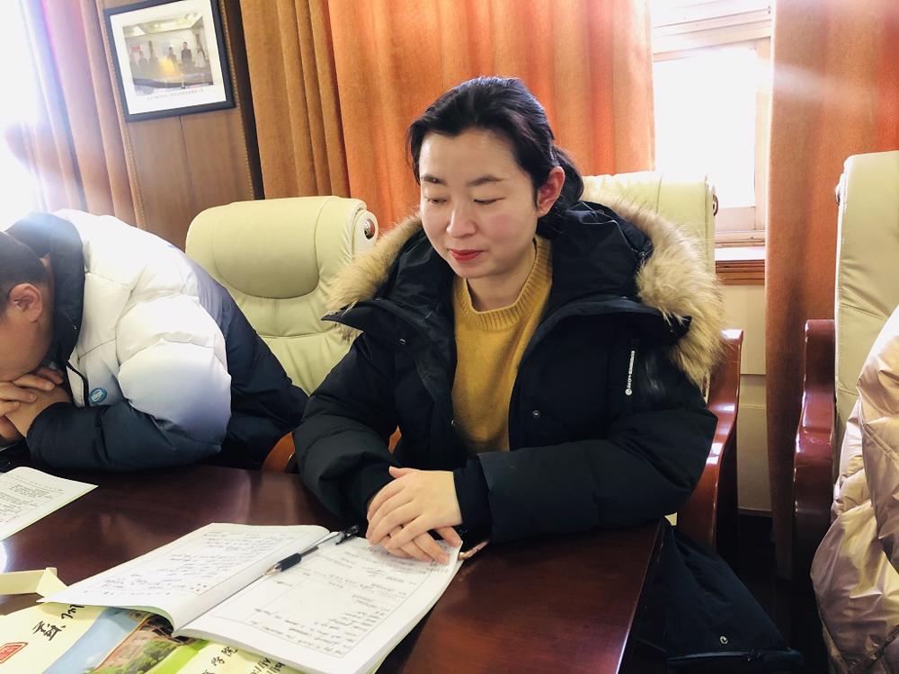 新教师4.jpg 新教师4.jpg