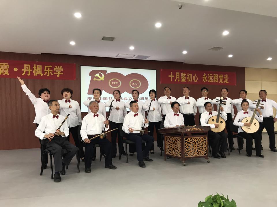 合唱《我们走在大路上》.jpg