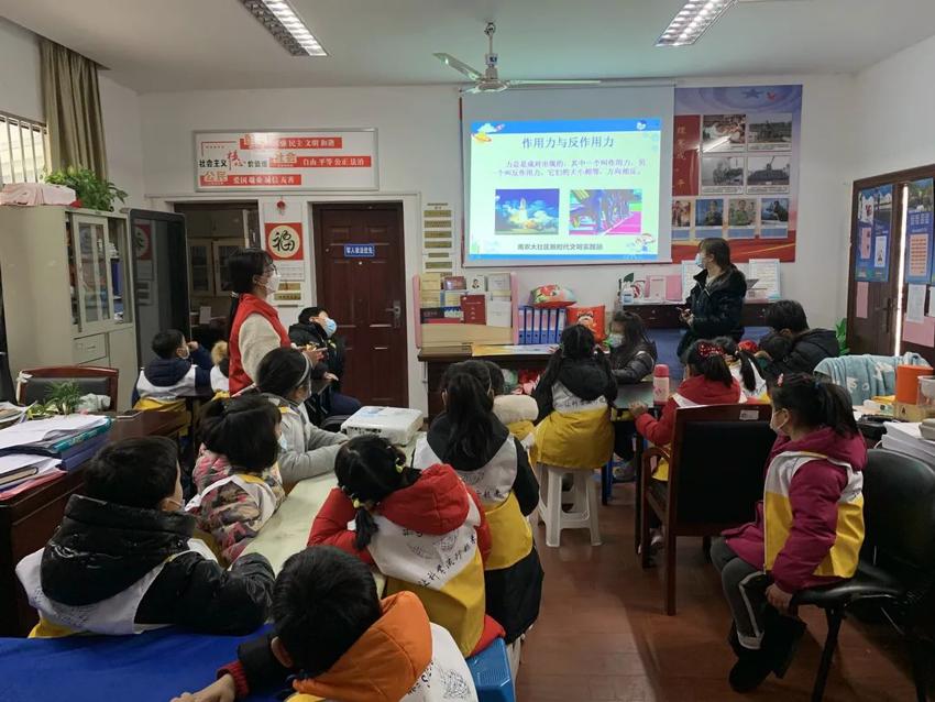 220223孝陵卫街道南农大社区居民学校开展科普制作培训.jpg