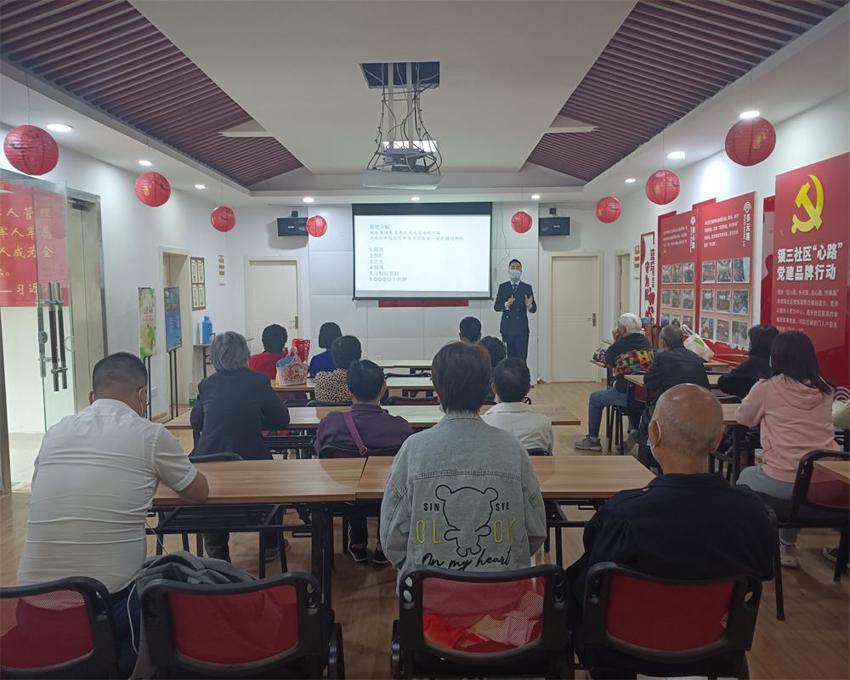220513锁金村街道锁三社区居民学校开展防范电信诈骗宣传活动.jpg