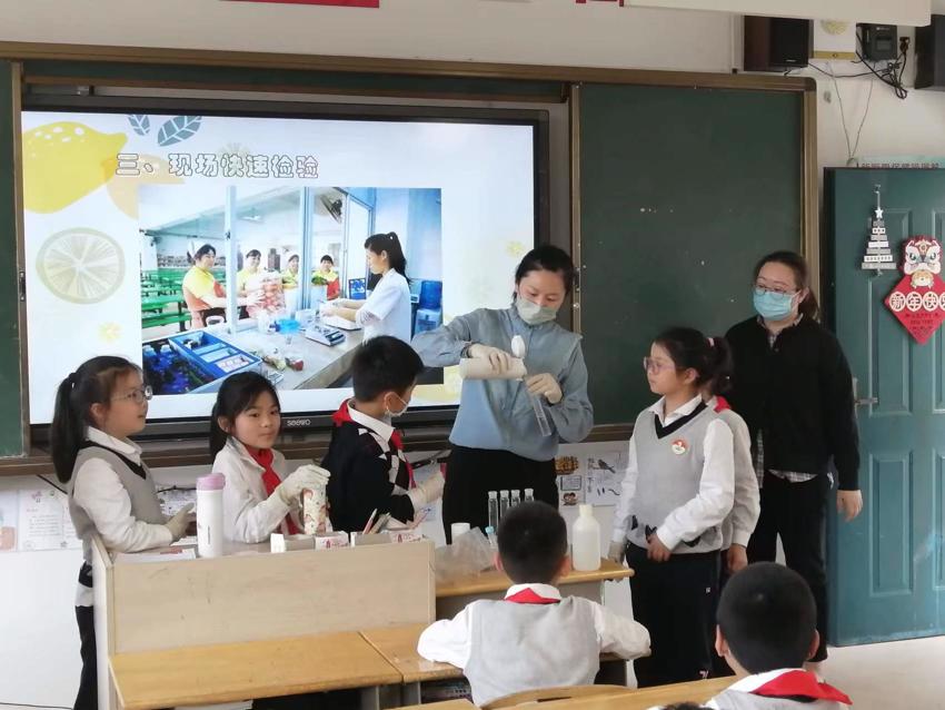 220516锁金村街道锁一社区居民学校开展科普宣传进校园活动.jpg