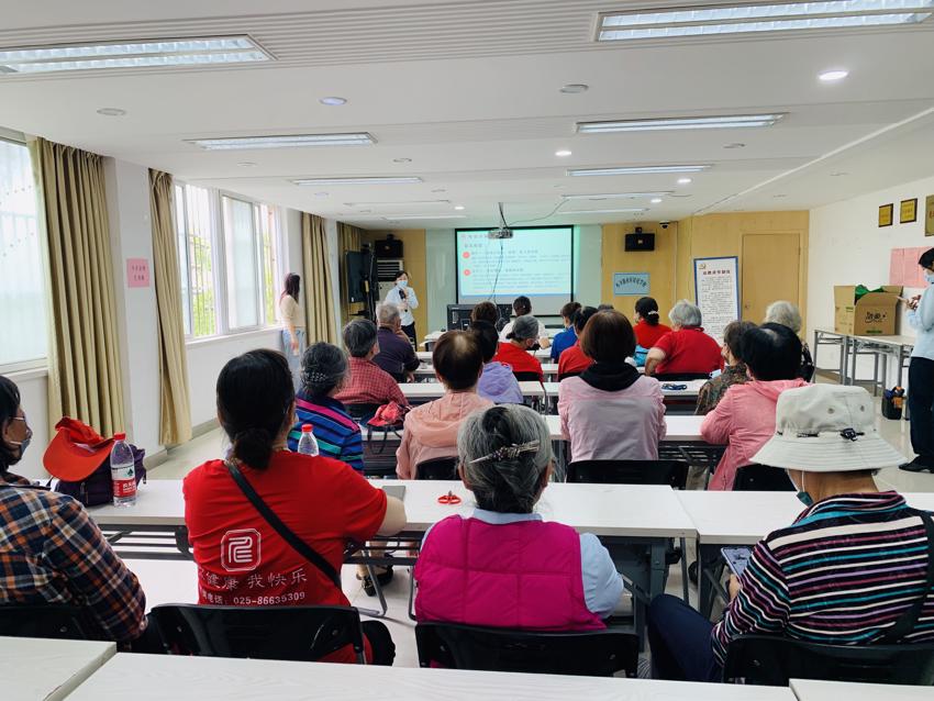 220607孝陵卫街道小卫街社区居民学校开展防诈骗宣传教育活动.jpg