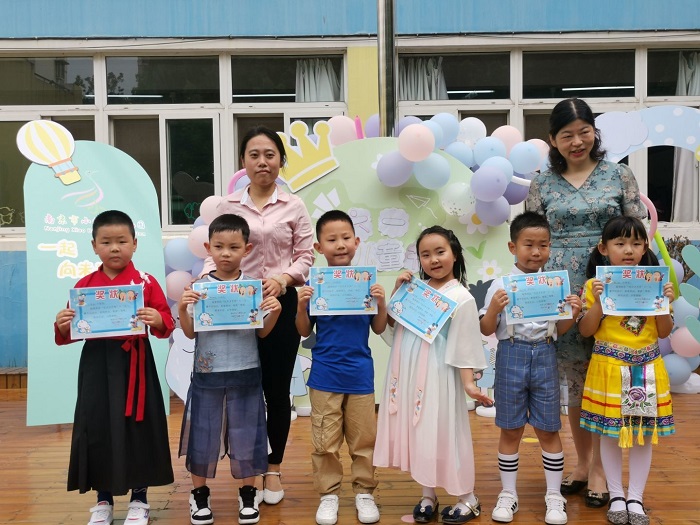 秦淮区红花街道九龙新寓社区开展“童心向党 快乐成长”六一联欢活动3.jpg