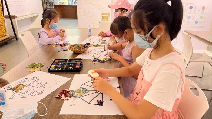 牵手丝博  协同育人——秦淮区夫子庙街道开展“暑期研学游”活动 2.jpg