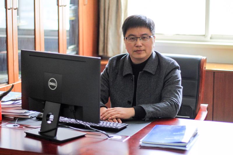 高淳中专校校长芮龙兵.jpg