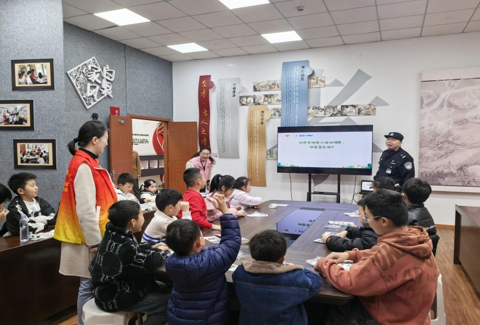 白果社区：“安全童行·守护成长”儿童防拐卖教育活动 (7)