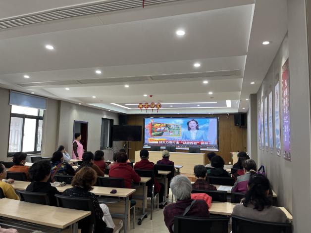 【官网信息】湖滨社区妇联开展”双护课堂“宣讲老年人权益保护法4