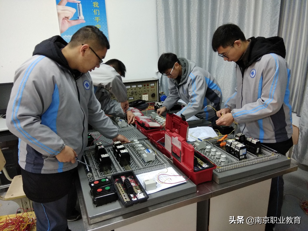 “贯彻全省职业教育大会精神南京在行动”之九：加快现代职教体系建设，铺就学生成长成才立交桥