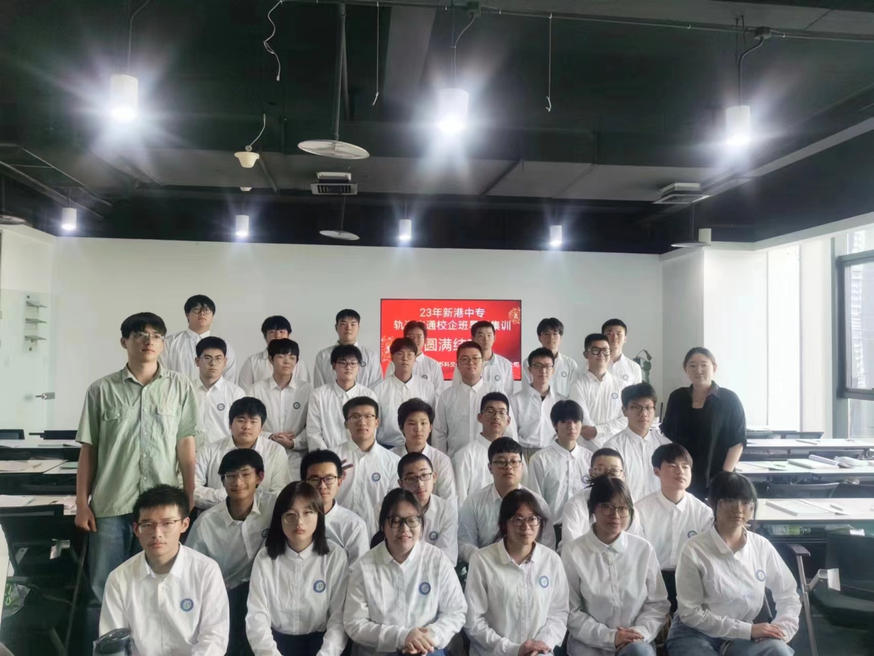 C:\Users\Administrator\Desktop\照片\91fdf8d505675e50412244ea5943649.jpg