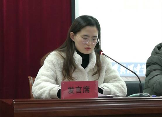 4教师发言_副本.jpg
